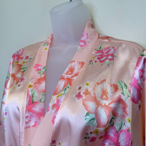 Morgan Taylor | Satin Pink Floral Hip Pockets Belted Mini Lingerie Kimono Robe - Picture 7 of 16